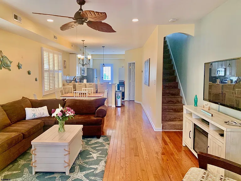 6512 Winchester Ave — Photo 2