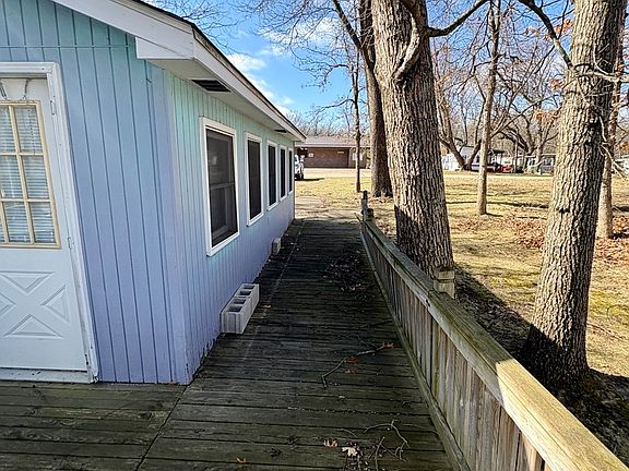 2nd image of 5/492 Woodhaven Dr E