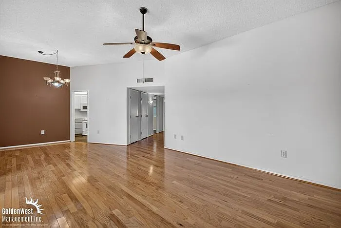 13652 N 108th Dr — Photo 7