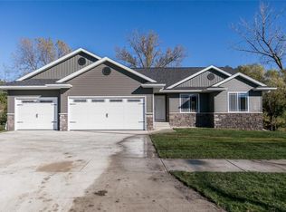 2302 Snapdragon Cir SW, Cedar Rapids, IA 52404
