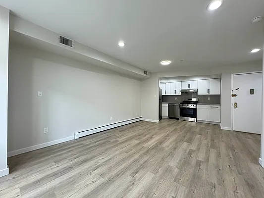 Rented by NY Space Finders Inc. | media 10
