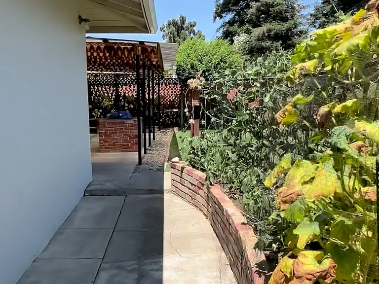 4176 Florida Ct — Photo 10