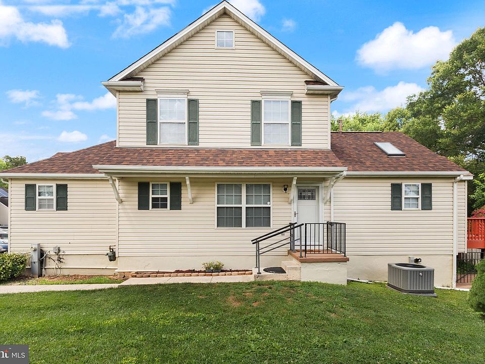 1st image of 354 Woodland Green Ct