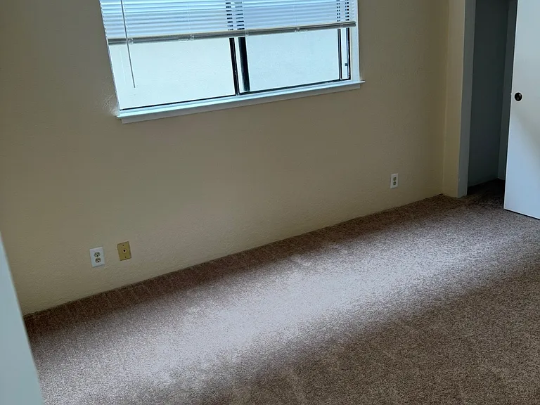 473 Monroe St #4 — Photo 7