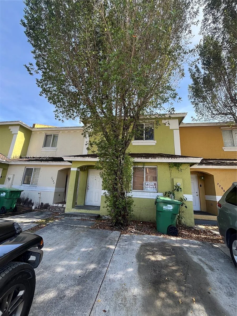 Building Photo - 2286 NW 136th Ter #0