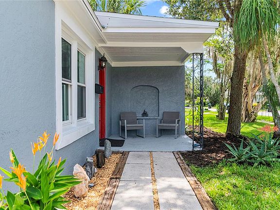 4th image of 1875 Biscayne Dr