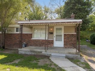 415 Martin Luther King Jr Blvd N, Pontiac, MI 48342