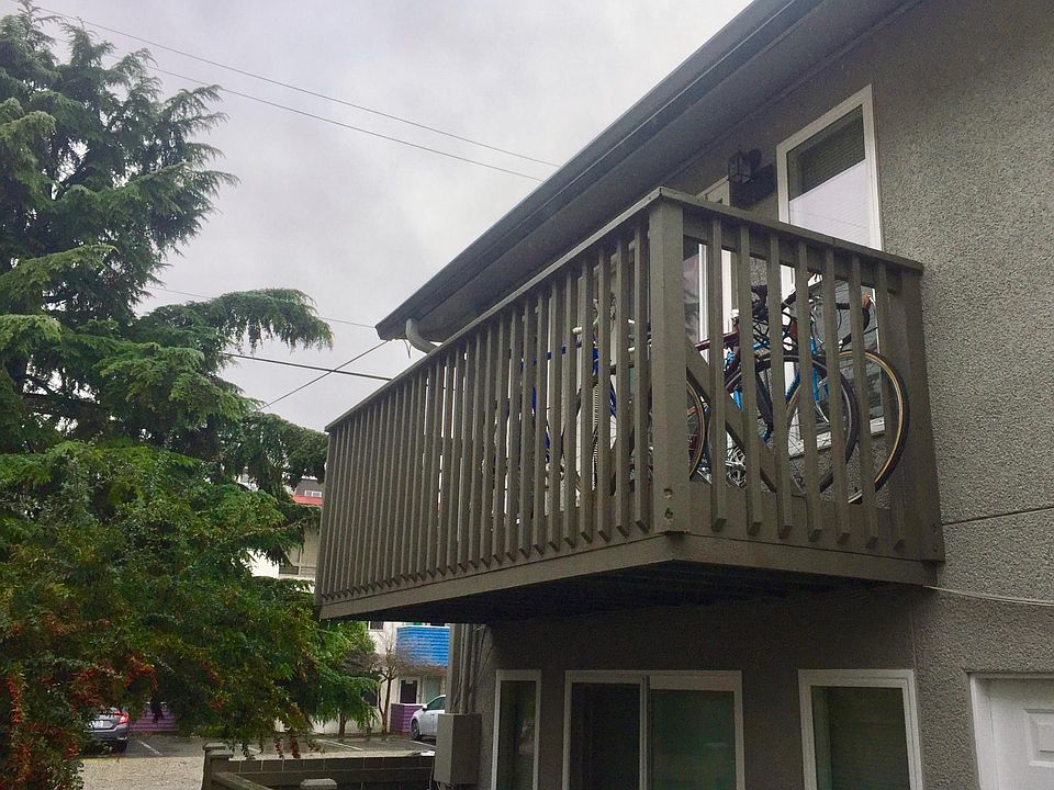 Upper unit with south facing deck