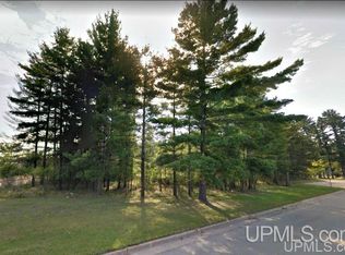 Cedar Ave, Iron Mountain, MI 49801