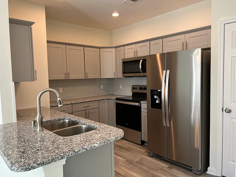 2607 Pennoak Way #K — Photo 4