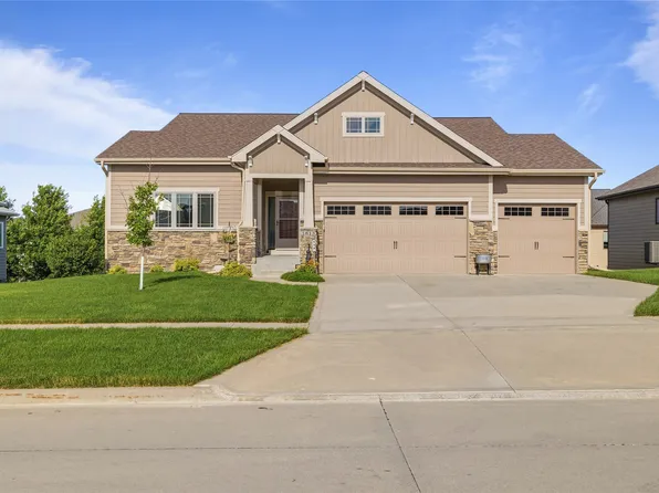 1813 NW Sunset Ln, Grimes, IA 50111