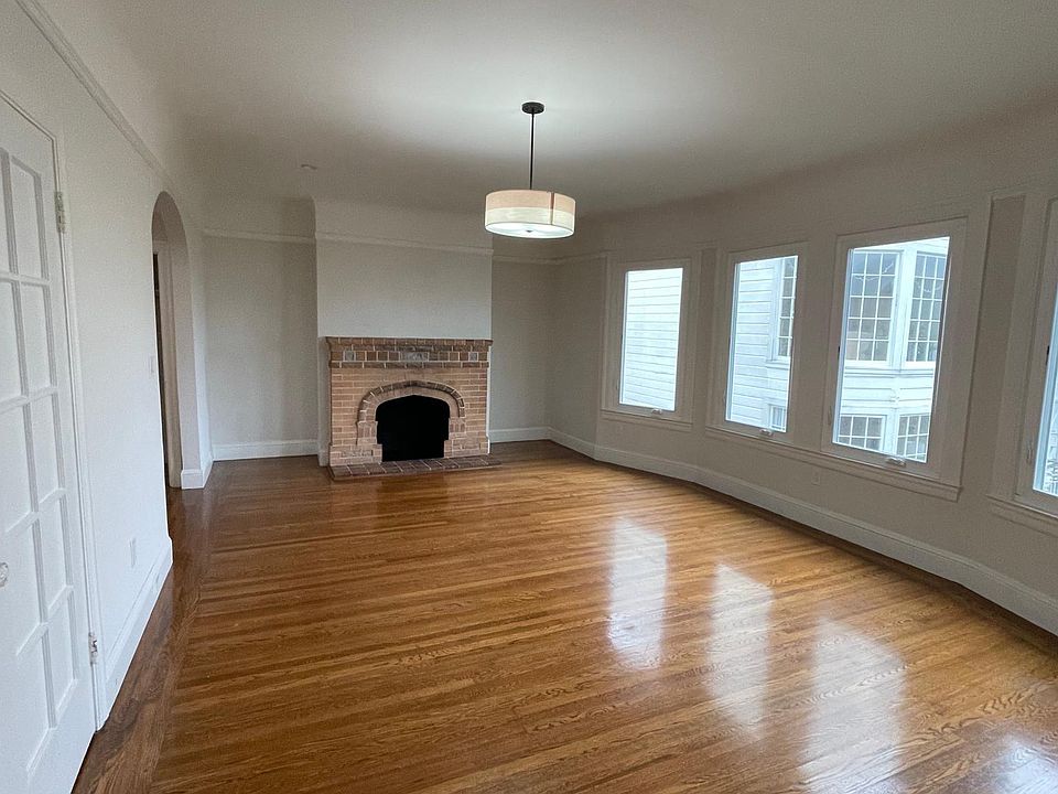 1st image of 3425 Scott St APT 4