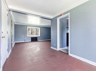 2715 Noble Rd APT 204, Cleveland, OH 44121