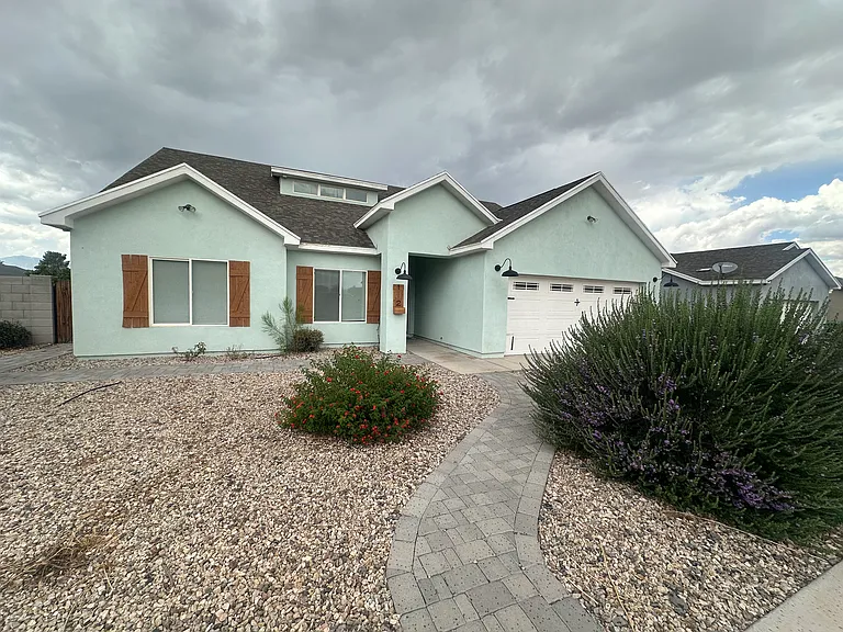 1492 N Porter Ln — Photo 1