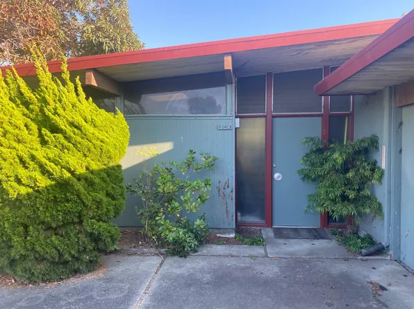 241 Sandpiper Ct, Foster City, CA 94404