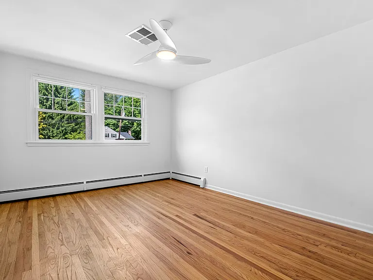 1390 Paxon Pl — Photo 34