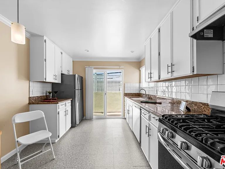 1536 Harvard St #6 — Photo 7