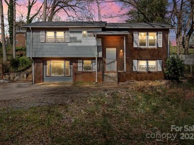 326 Whispering Pines Dr, Charlotte, NC, 28217