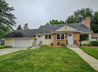 412 Martin St, Sun Prairie, WI 53590