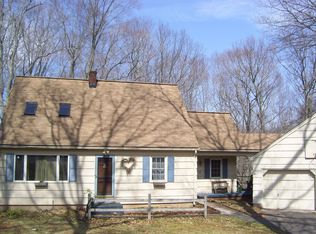 14 Oak Dr, Northford, CT 06472