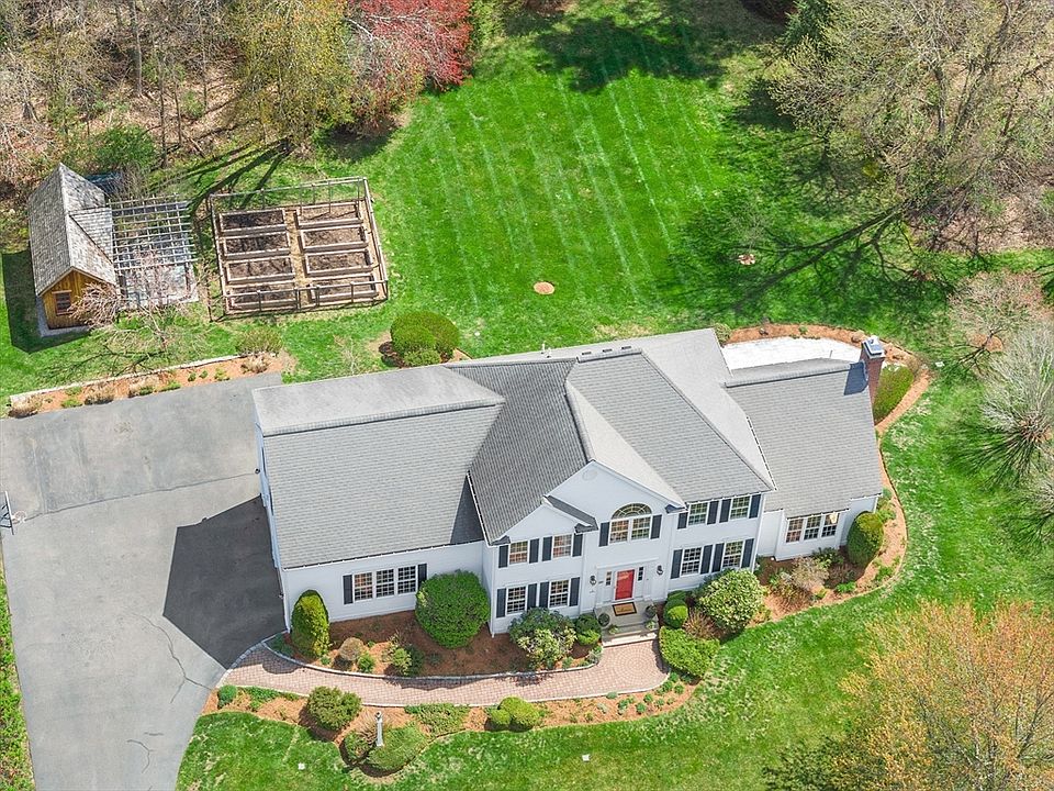 1st image of 25 Hardwick Rd