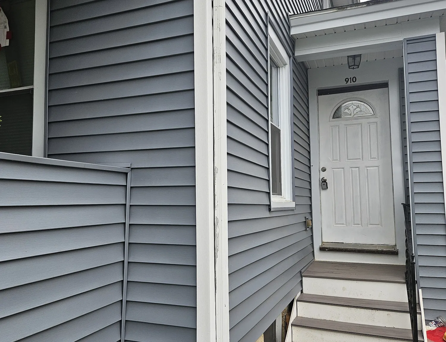 3 bed, $2,200 — Photo 1