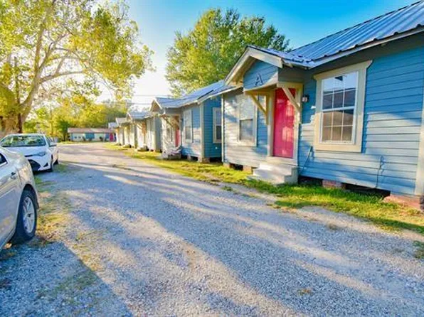 210 College St, Orange, TX 77630