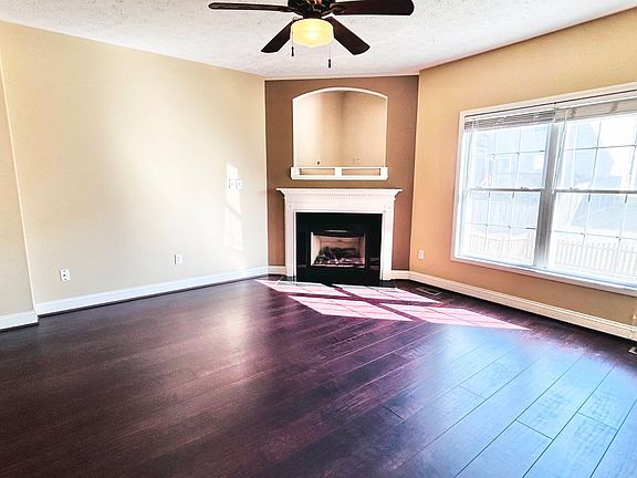 4th image of 34 Everglades Ln