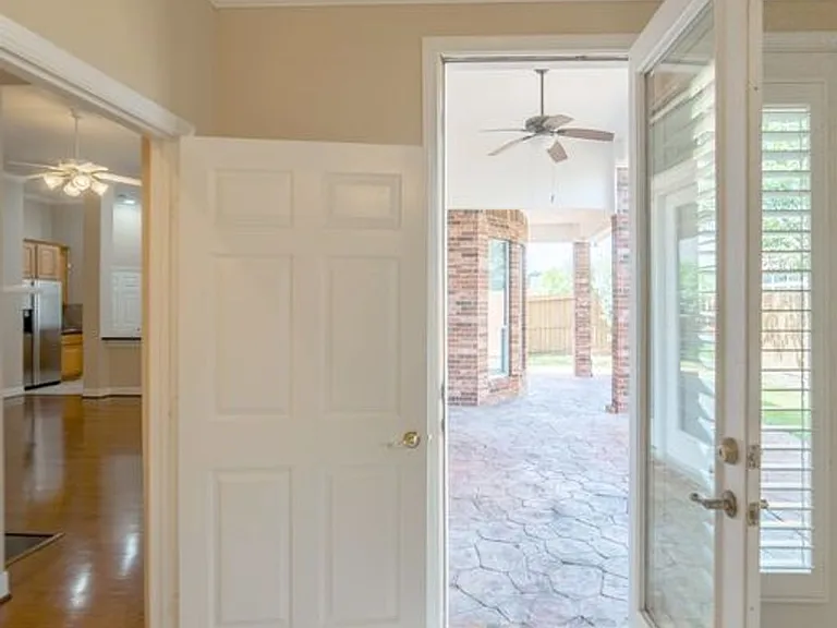 5019 Shining Creek Ct — Photo 31