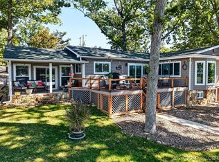 625 Scenic View Dr, Sunrise Beach, MO 65079