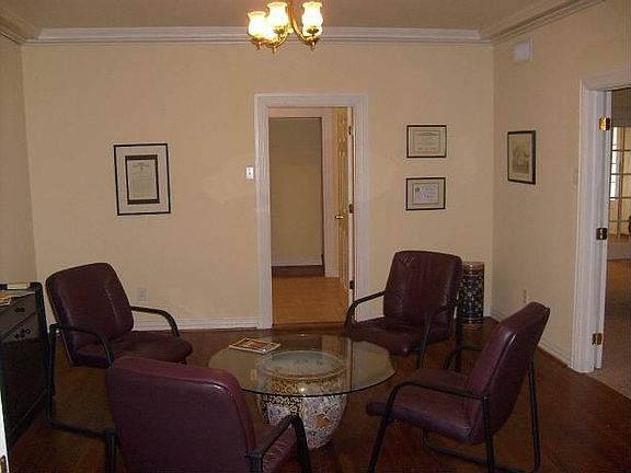 3rd image of 4942 Gaston Ave