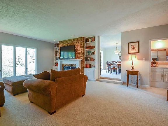 2nd image of 602 W Soutar Dr