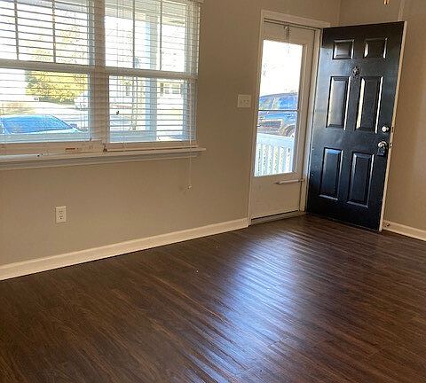 3rd image of 305 Lake Ave