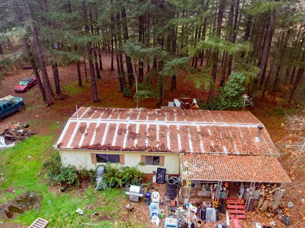 217 Pinewood Way, Cave Junction, OR 97523