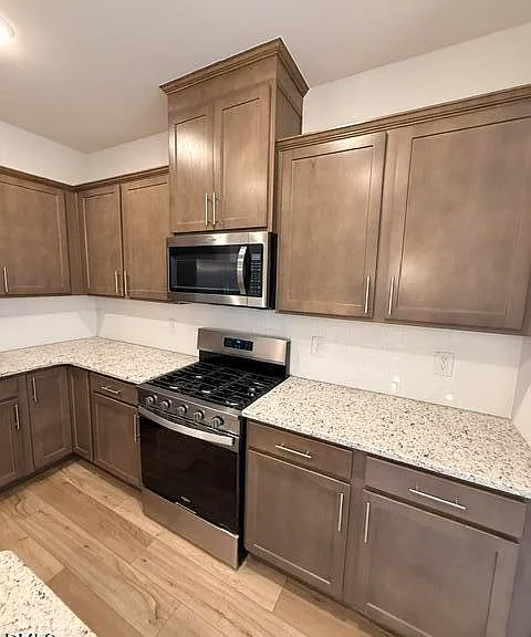 204 Broomside Ave — Photo 11