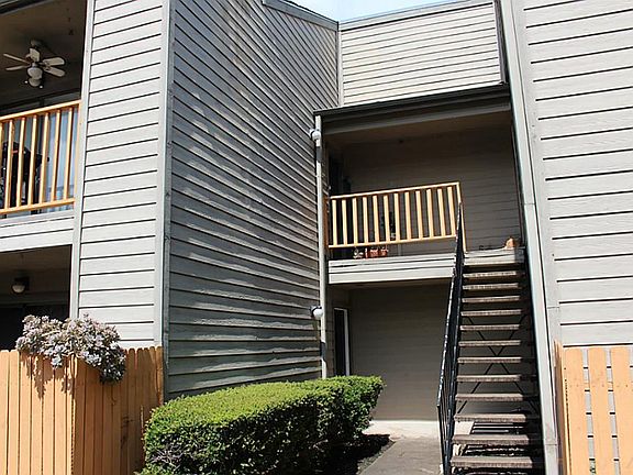 3rd image of 16111 Aspenglenn Dr APT 304