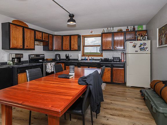3rd image of 3550 279th Ave NE