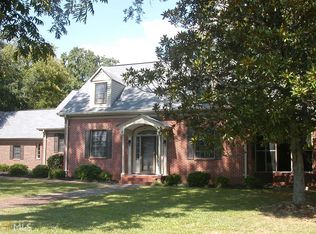 114 N Broad St, Winder, GA 30680