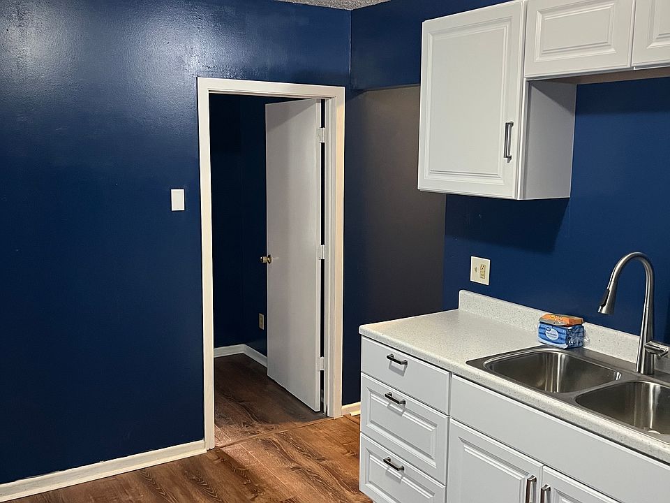 1st image of 823 42nd Ave N APT 1