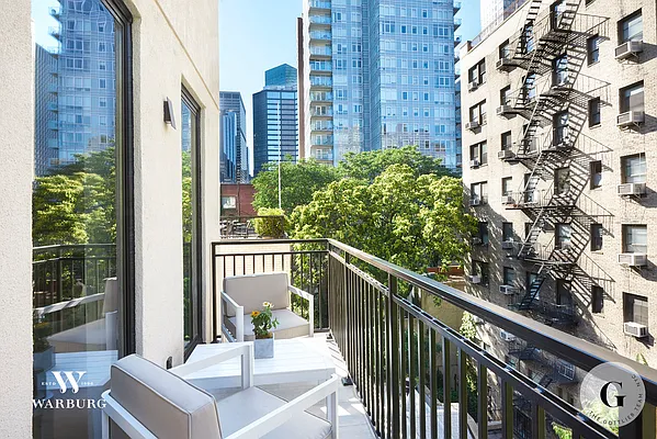 Rented by Warburg | media 33