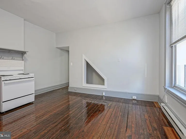 1525 Tasker St #1R — Photo 12