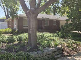 820 Center St, Geneva, IL 60134
