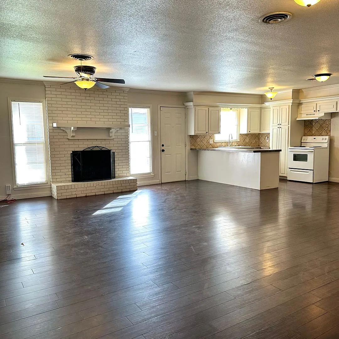 3 Bedroom Home with Open Concept Living! — Photo 2