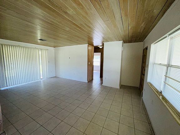 3rd image of 1406 Citrus Ave