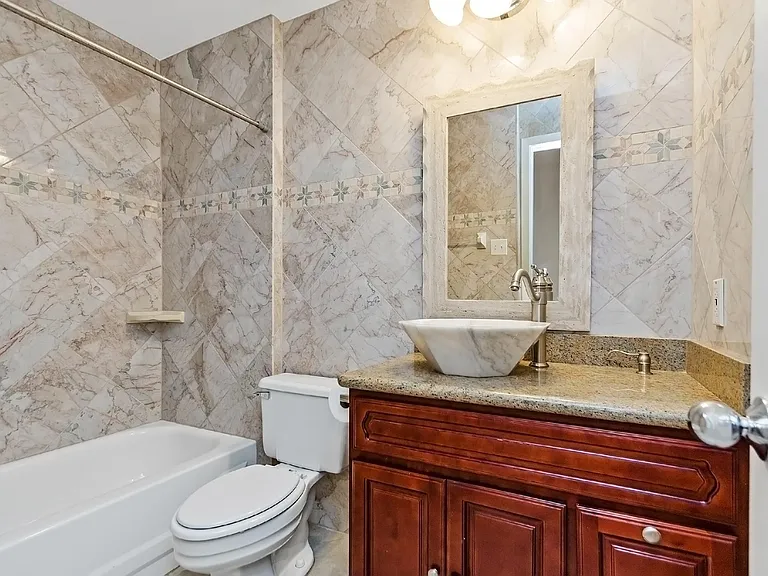 204 Marshall St #4 — Photo 10