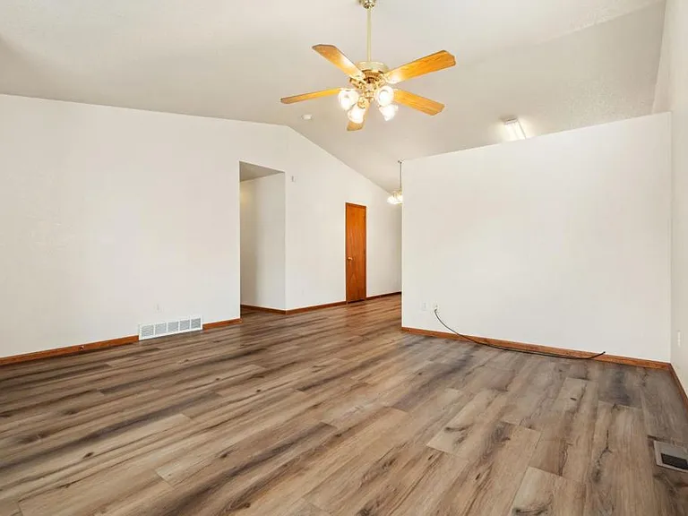 1110 Norma Ct — Photo 15