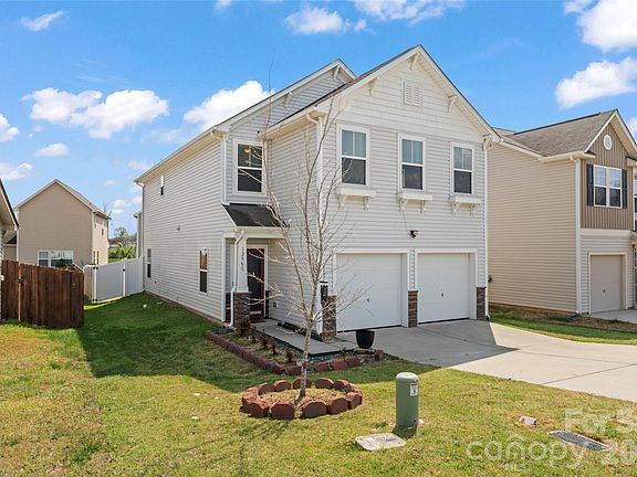 3rd image of 12561 Garron Rd