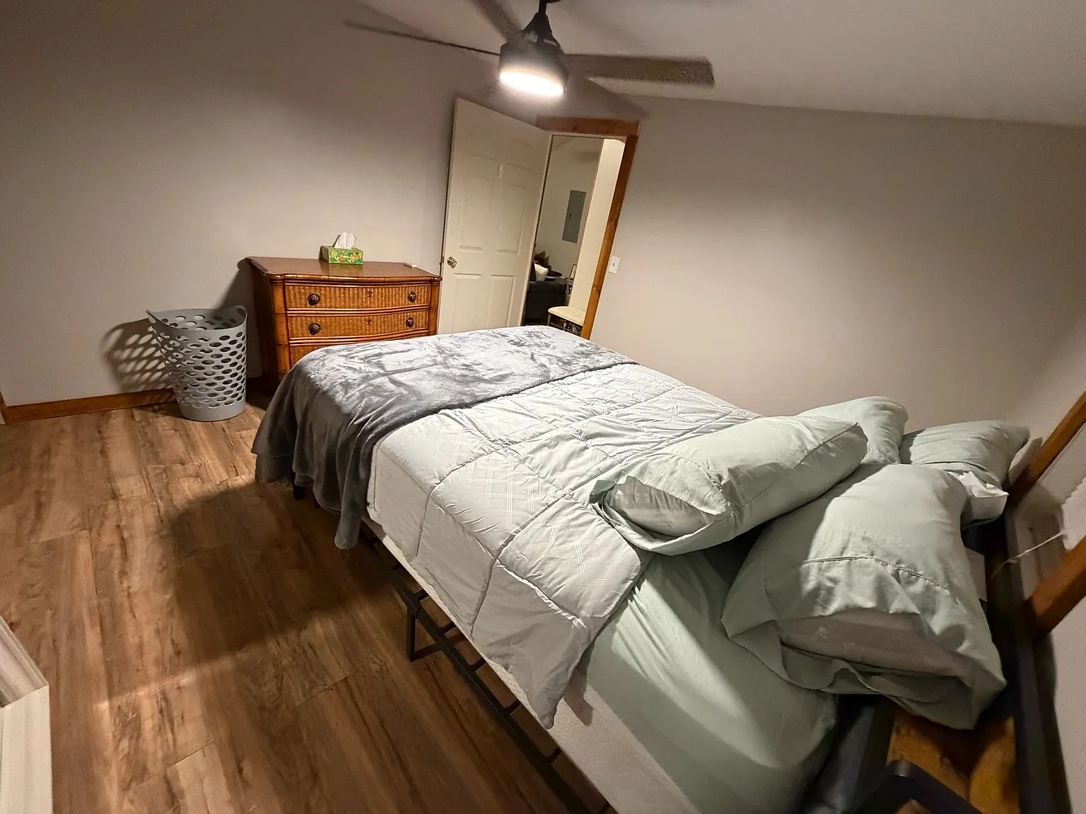 2 bed, 825 sqft, $1,200 — Photo 3