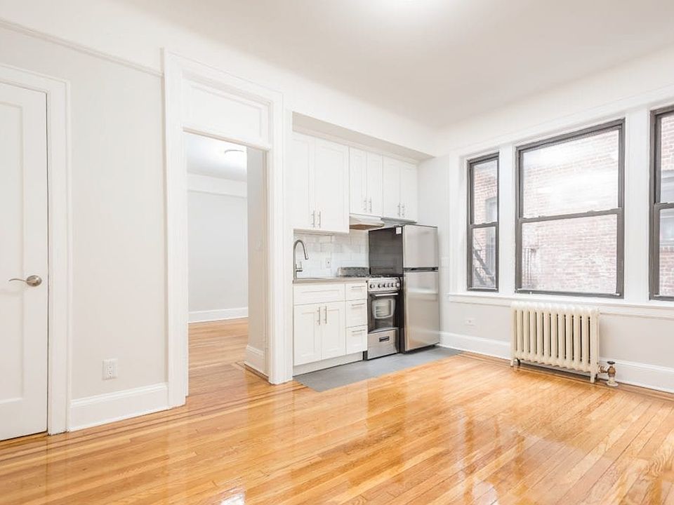 2nd image of 31-19 33rd St #9