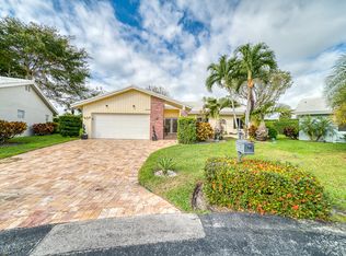 5668 Pinecrest Cir, Boca Raton, FL 33433